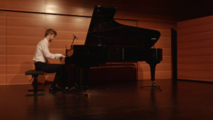 Max Nyberg spelar klassiskt piano - 2004, 2016 och 2020